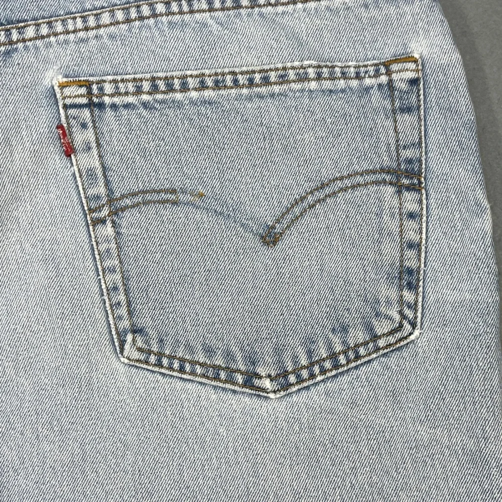Vtg 90s Levi Blue 550 Relaxed Fit Tapered Leg Distressed Denim Jeans Mens 38x30